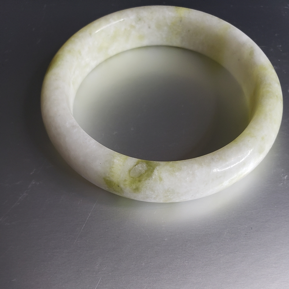 Vintage Chinese hand carved  Jade bracelet